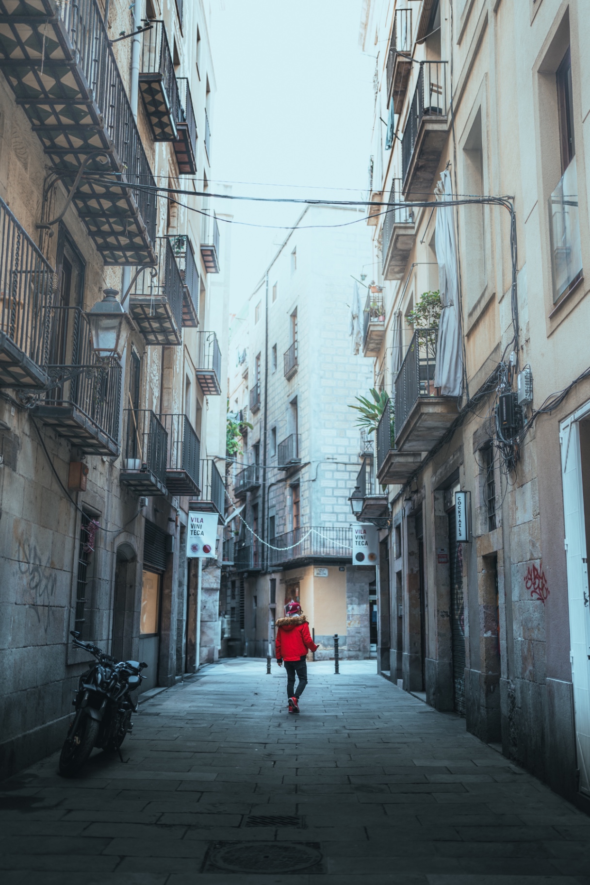 Street scene in Barcelona photographed by Dor Sasson